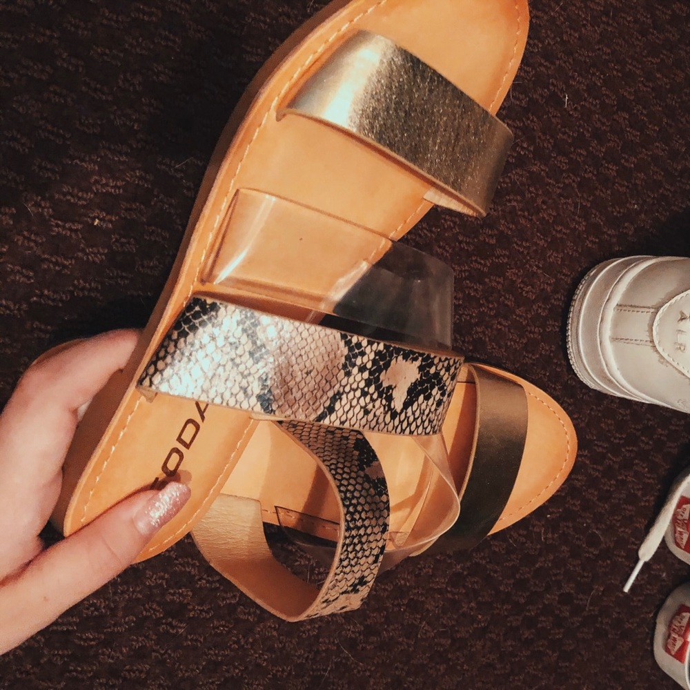 soda sandals